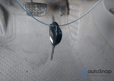 2010 Toyota Camry Le z USA, uszkodzony, nr VIN 4T1BF3EKXAU032799